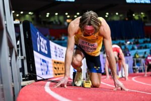 Mondo tränar i Sollentunahallen